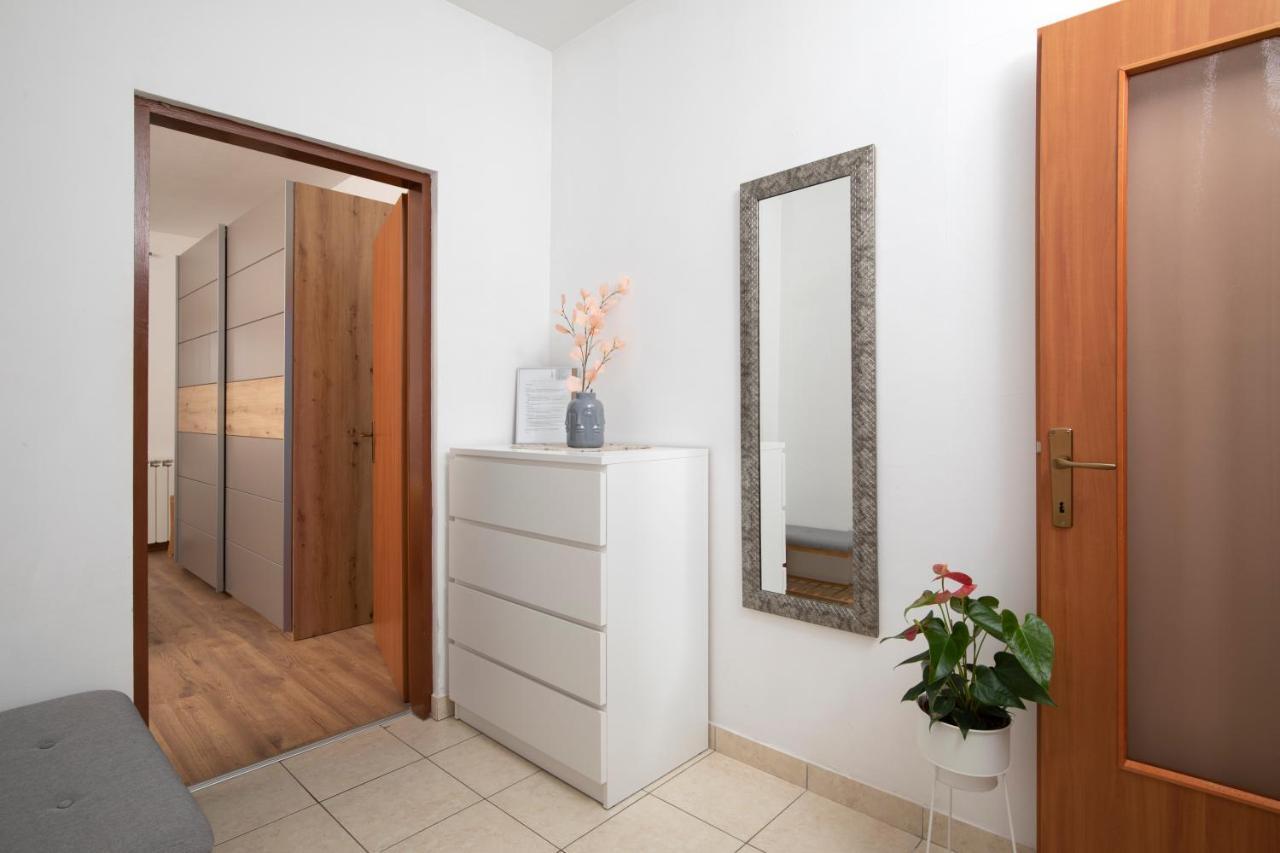 Sunny Apartment Valbandon Fažana Exterior foto
