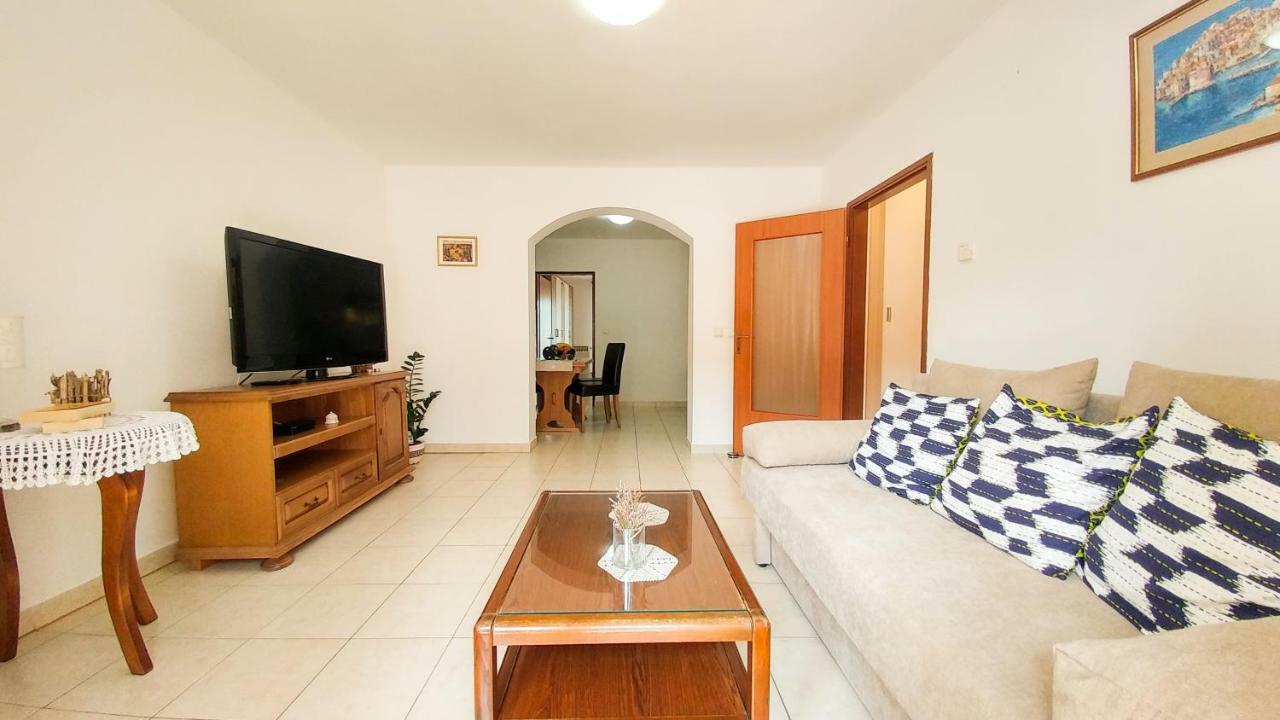 Sunny Apartment Valbandon Fažana Exterior foto
